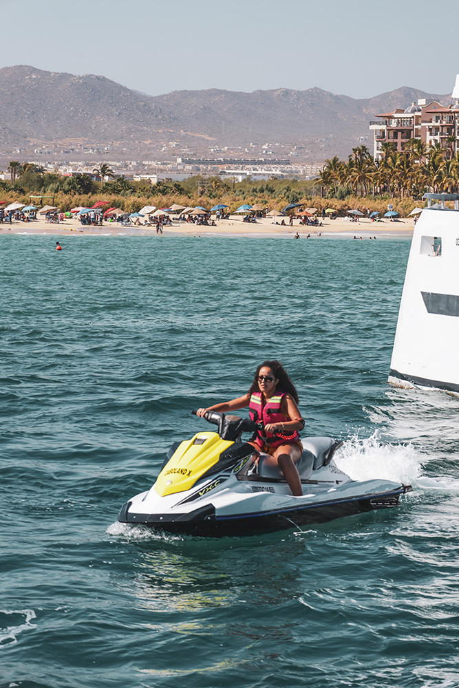 Photo: Ezequiel Enriquez. Yacht Photo in Cabo for VMG Productions.